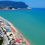 Ξενοδοχείο με διαμερίσματα Lido Azzurro