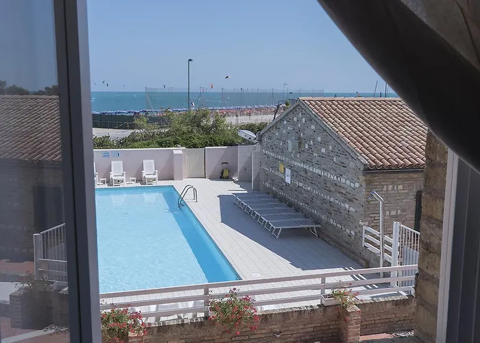 Hotel apartamentowy Lido Azzurro 4*
